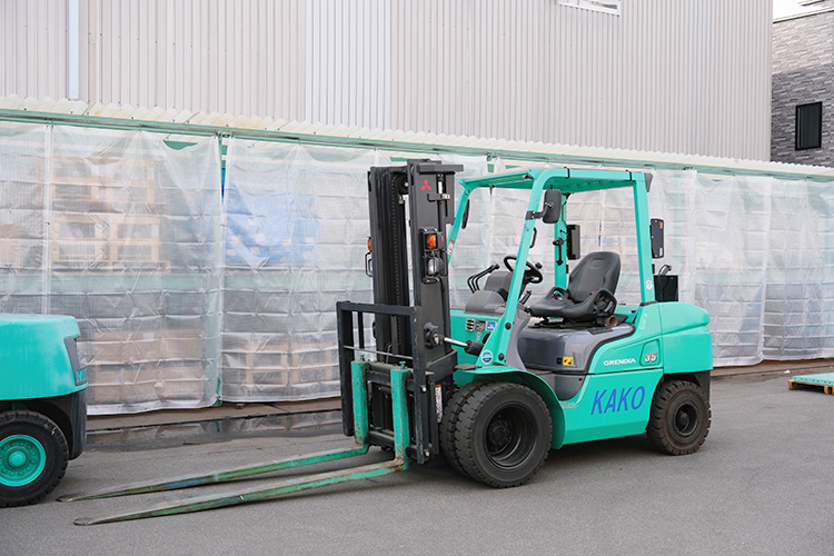 フォークリフト