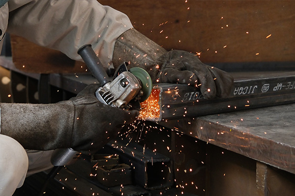 本溶接・大型組立(途中休憩)